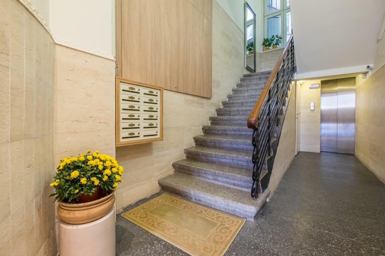 Parliament Sofia - Top Center Luxury Apartment Bagian luar foto